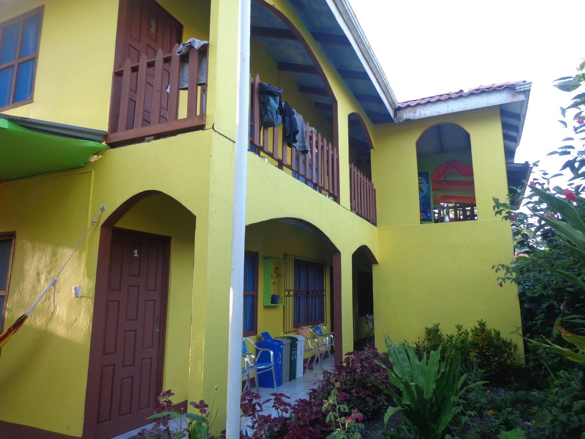 Cabinas Tortuguero Natural Albergue Exterior foto